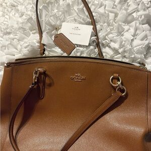 Coach Brown Leather Shoulder Bag with Versatile Design